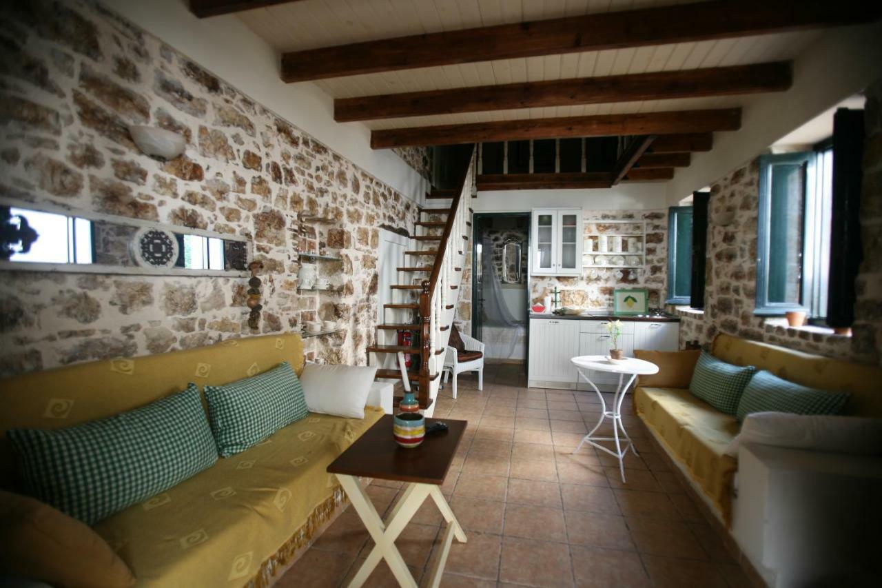 Christina'S Stone Cottage Kassiopi Exterior foto